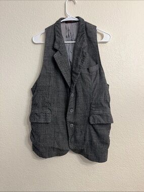André Villard 100% wool vest. Perfect for grandpa fits or preppy looks!